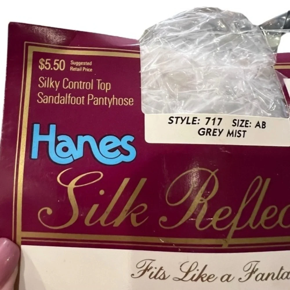 Hanes Silk Reflections Pantyhose Control Top Sandalfoot 717 AB Grey Mist‎ 1989
